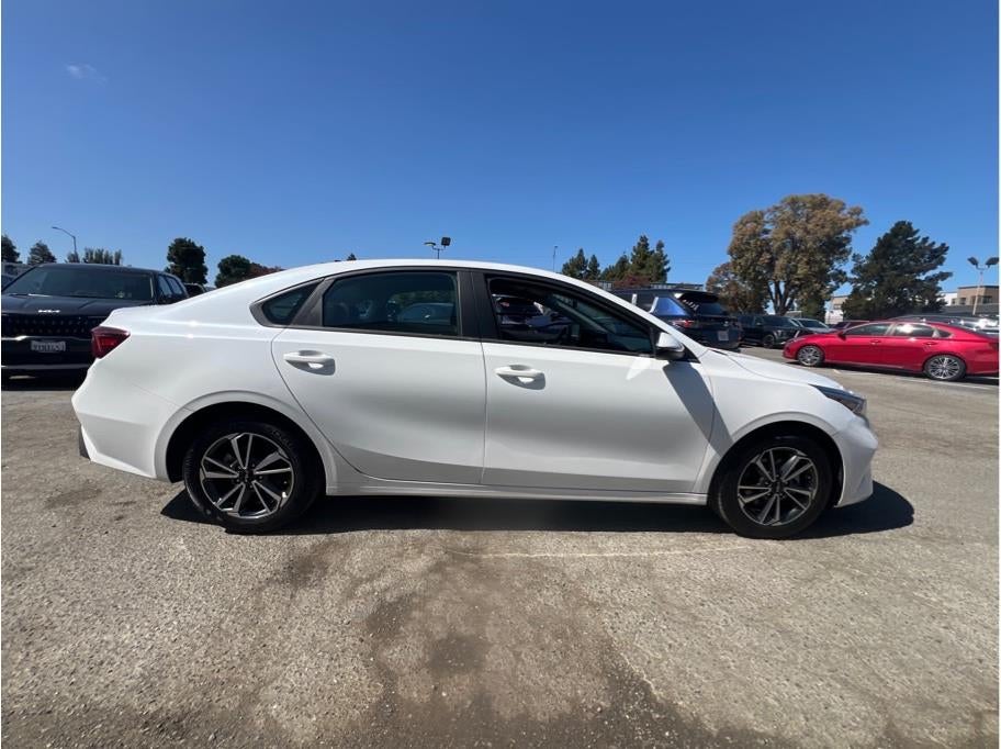 2023 Kia Forte LXS Sedan 4D