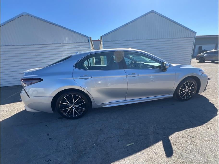2024 Toyota Camry SE Sedan 4D
