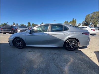 2024 Toyota Camry SE Sedan 4D