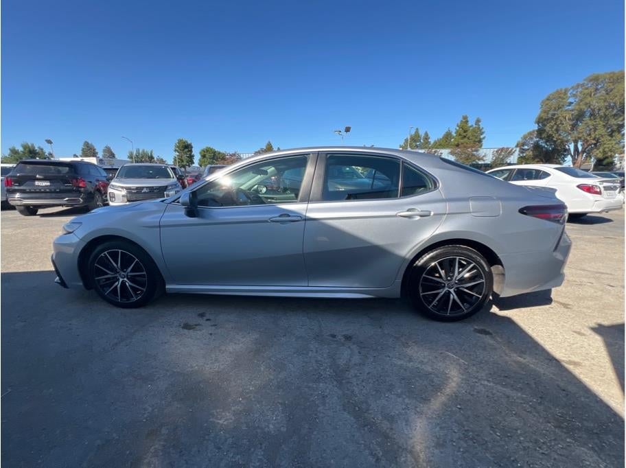 2024 Toyota Camry SE Sedan 4D