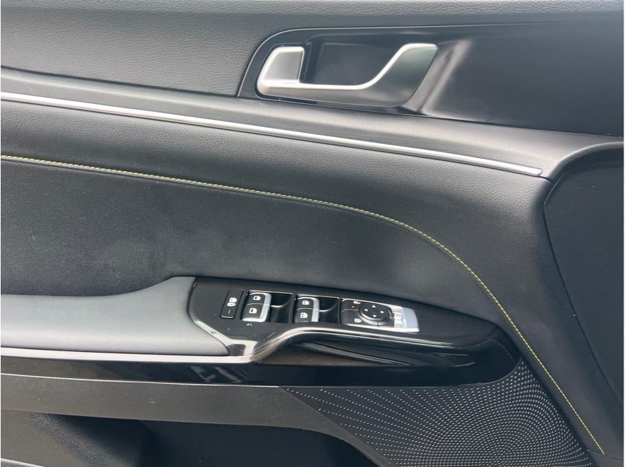 2025 Kia K5 GT Sedan 4D