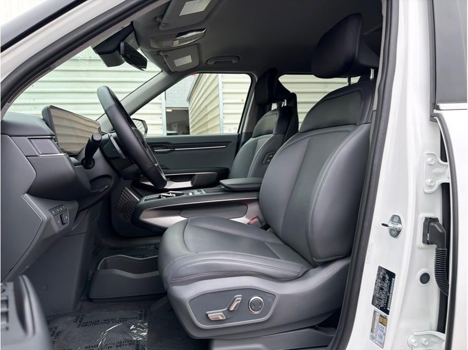 2024 Kia EV9 Light Long Range Sport Utility 4D