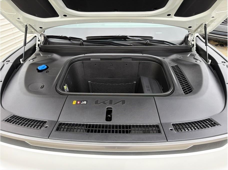 2024 Kia EV9 Light Long Range Sport Utility 4D