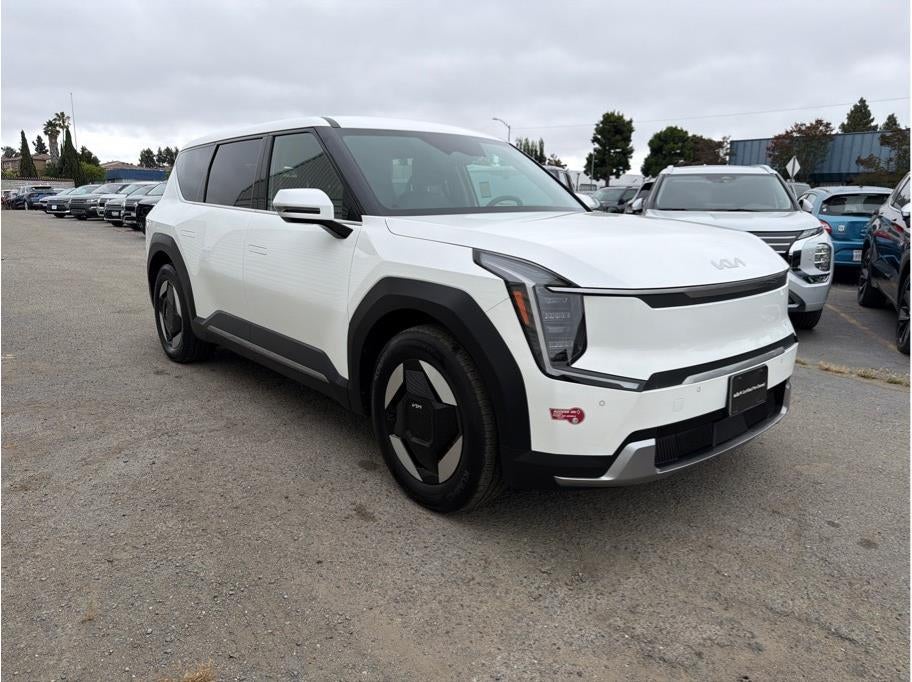 2024 Kia EV9 Light Long Range Sport Utility 4D