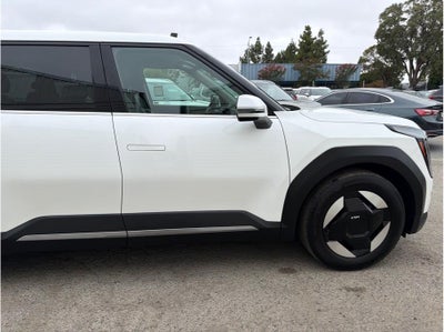 2024 Kia EV9 Light Long Range Sport Utility 4D