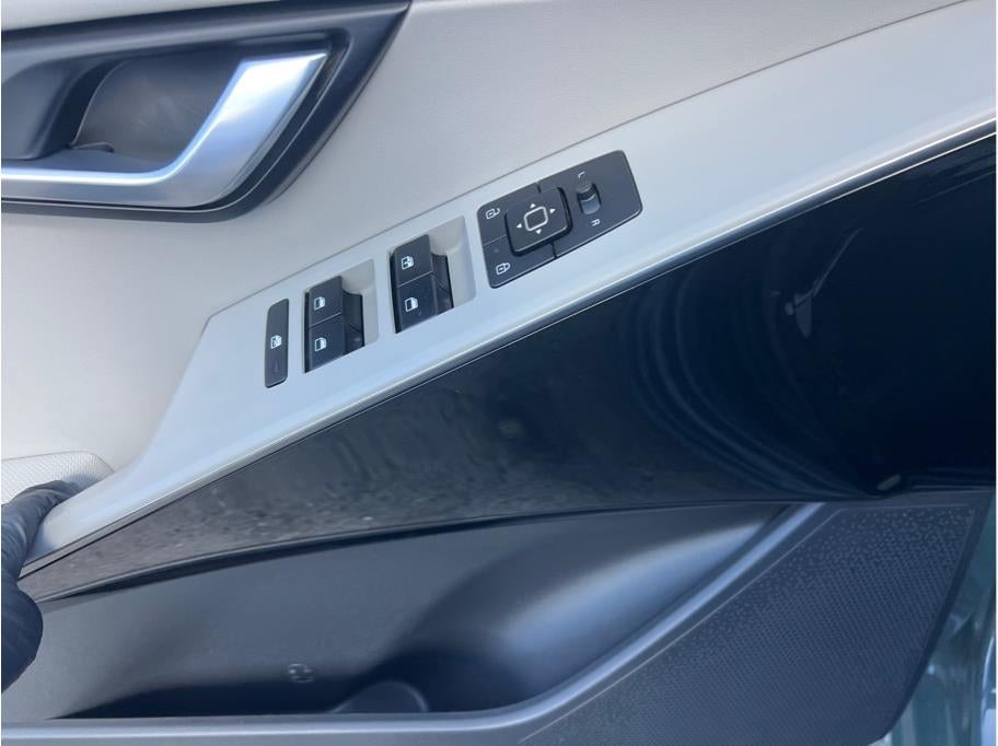 2023 Kia Niro EV Wind Wagon 4D