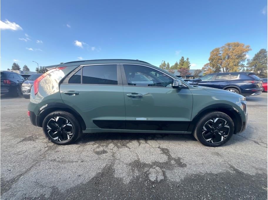 2023 Kia Niro EV Wind Wagon 4D