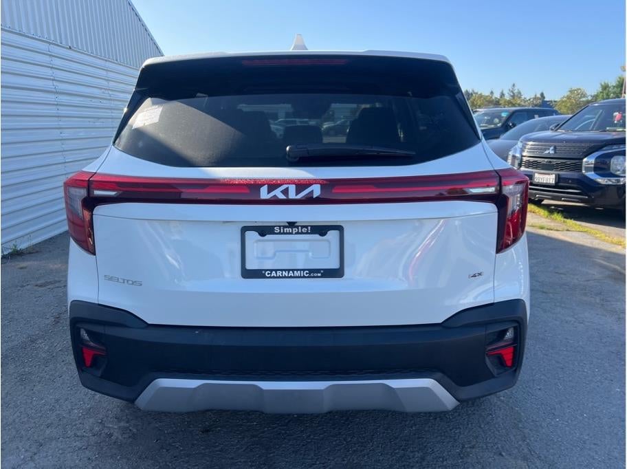2026 Kia Seltos LX Sport Utility 4D