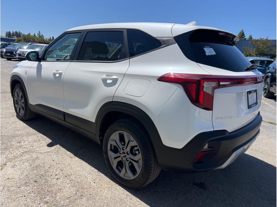 2026 Kia Seltos LX Sport Utility 4D