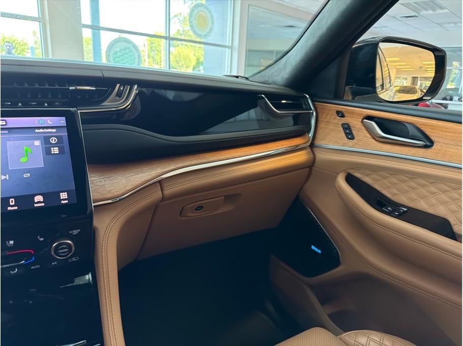 2023 Jeep Grand Cherokee L Summit Reserve Sport Utility 4D