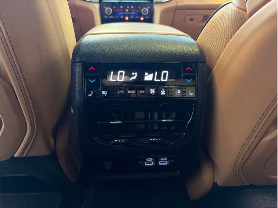 2023 Jeep Grand Cherokee L Summit Reserve Sport Utility 4D