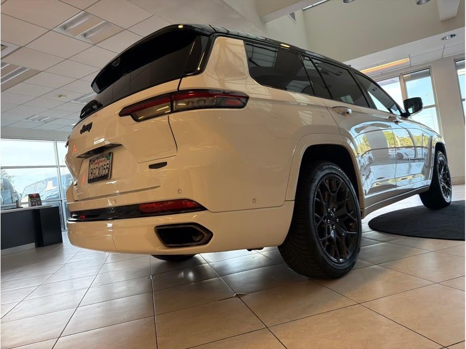 2023 Jeep Grand Cherokee L Summit Reserve Sport Utility 4D