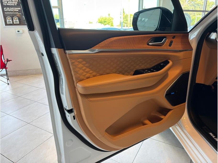 2023 Jeep Grand Cherokee L Summit Reserve Sport Utility 4D