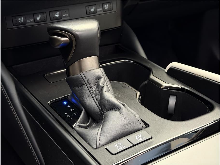 2025 Lexus ES ES 300h Sedan 4D