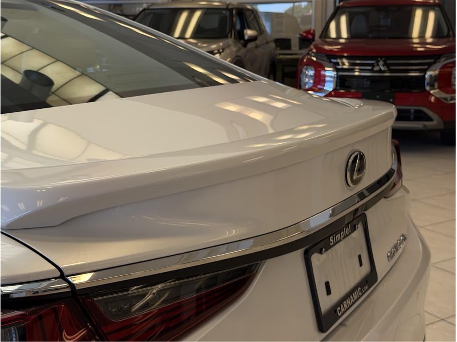 2025 Lexus ES ES 300h Sedan 4D