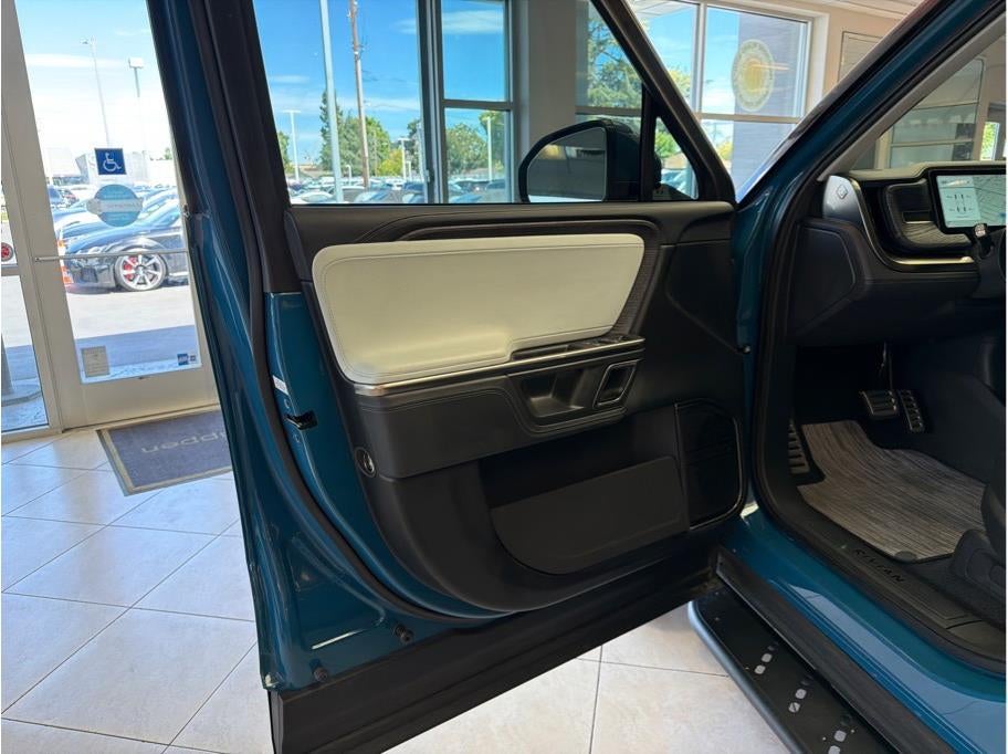 2023 Rivian R1S Launch Edition Sport Utility 4D