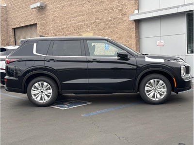 2026 Mitsubishi Outlander ES