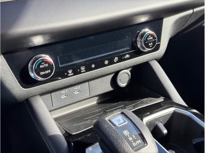 2026 Mitsubishi Outlander ES