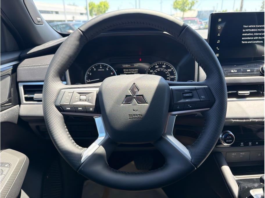 2026 Mitsubishi Outlander LE