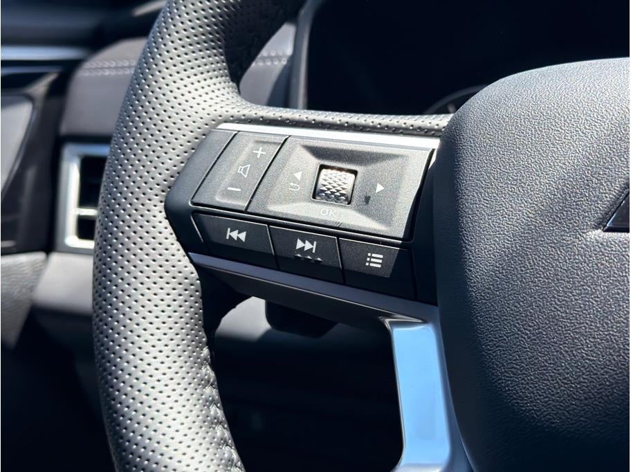 2026 Mitsubishi Outlander LE