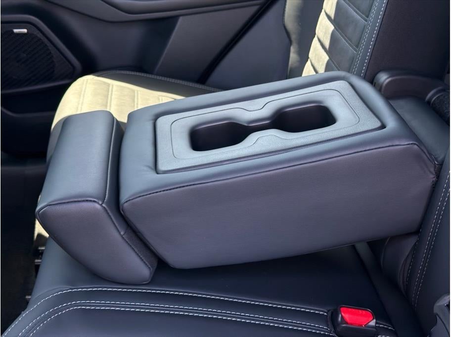 2026 Mitsubishi Outlander LE