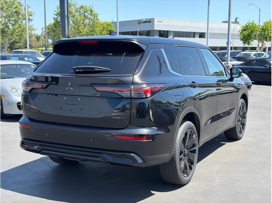 2026 Mitsubishi Outlander LE