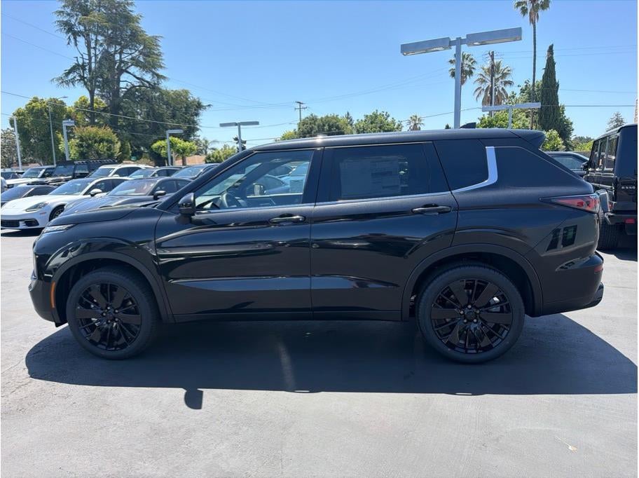 2026 Mitsubishi Outlander LE