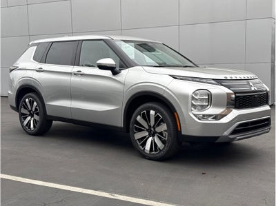 2026 Mitsubishi Outlander SE