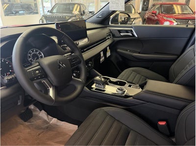 2026 Mitsubishi Outlander LE