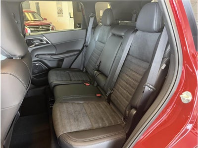 2026 Mitsubishi Outlander LE