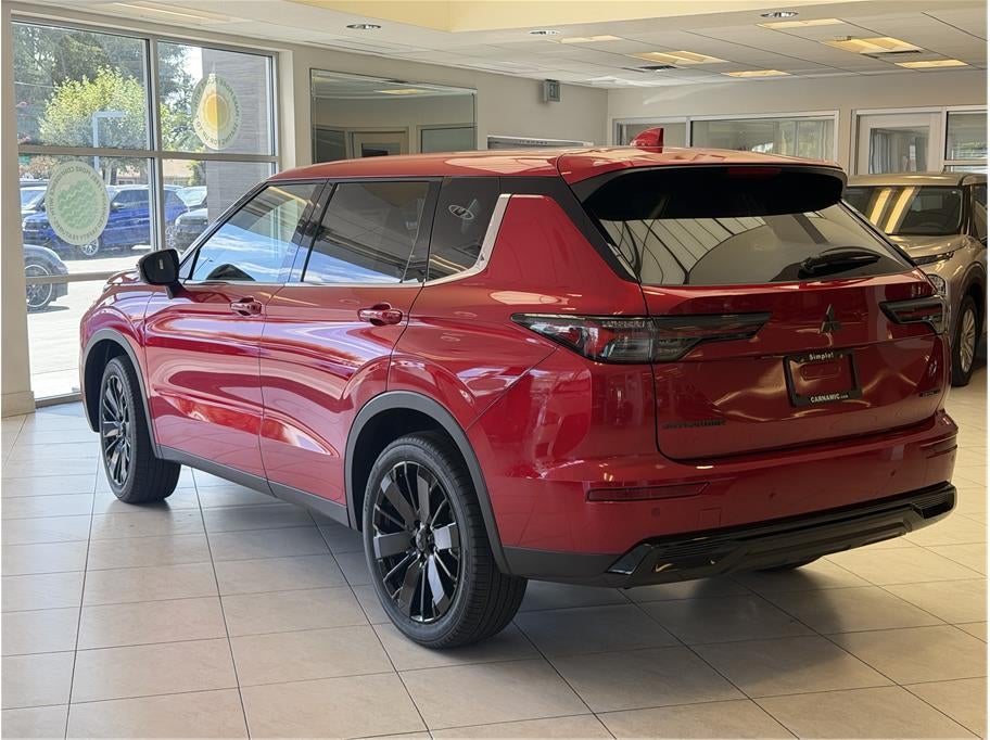 2026 Mitsubishi Outlander LE