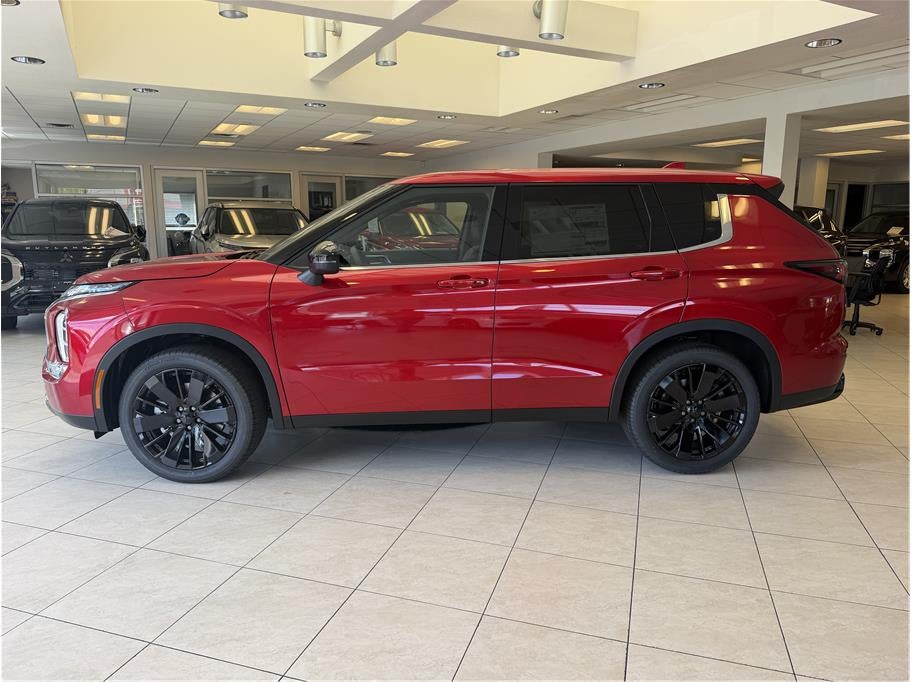 2026 Mitsubishi Outlander LE