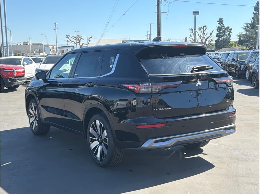 2026 Mitsubishi Outlander SE