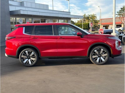 2026 Mitsubishi Outlander SE