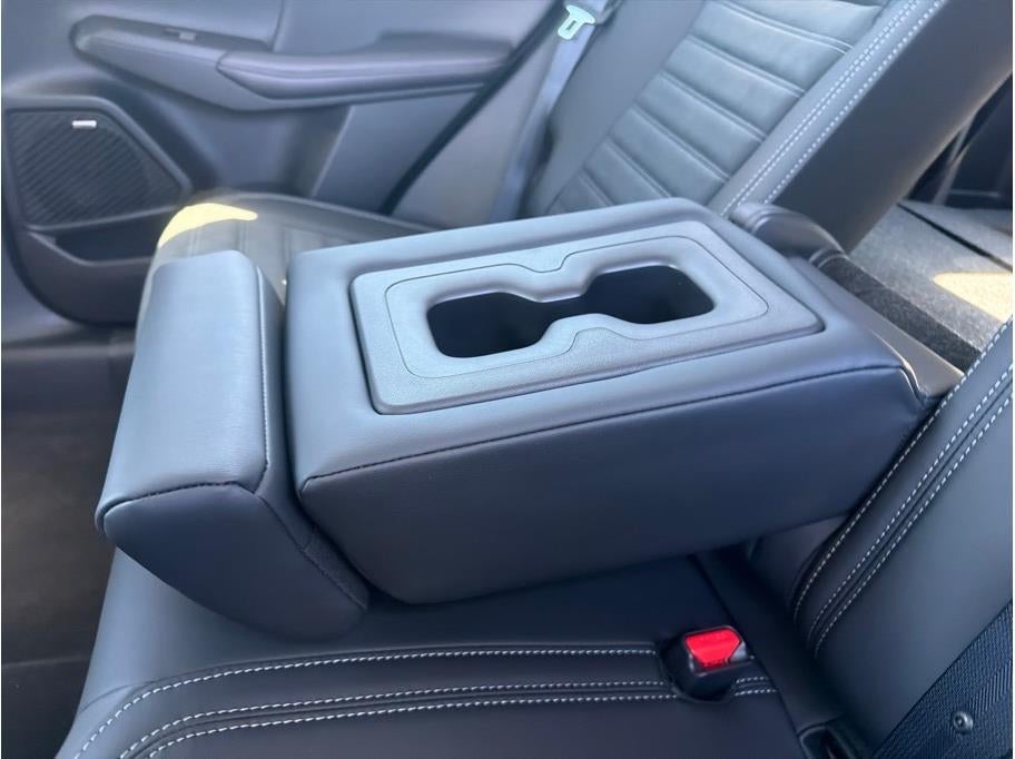 2025 Mitsubishi Outlander SE Sport Utility 4D