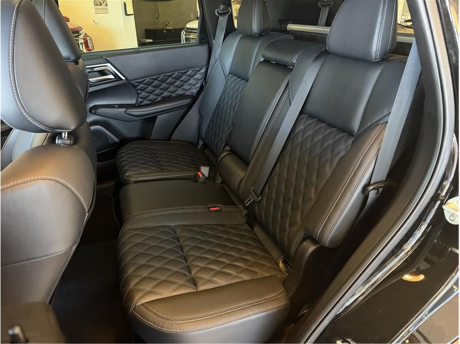 2023 Mitsubishi Outlander PHEV SEL Sport Utility 4D