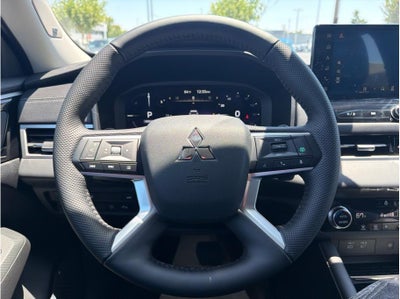 2026 Mitsubishi Outlander PHEV SE