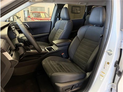 2025 Mitsubishi Outlander PHEV SE Sport Utility 4D