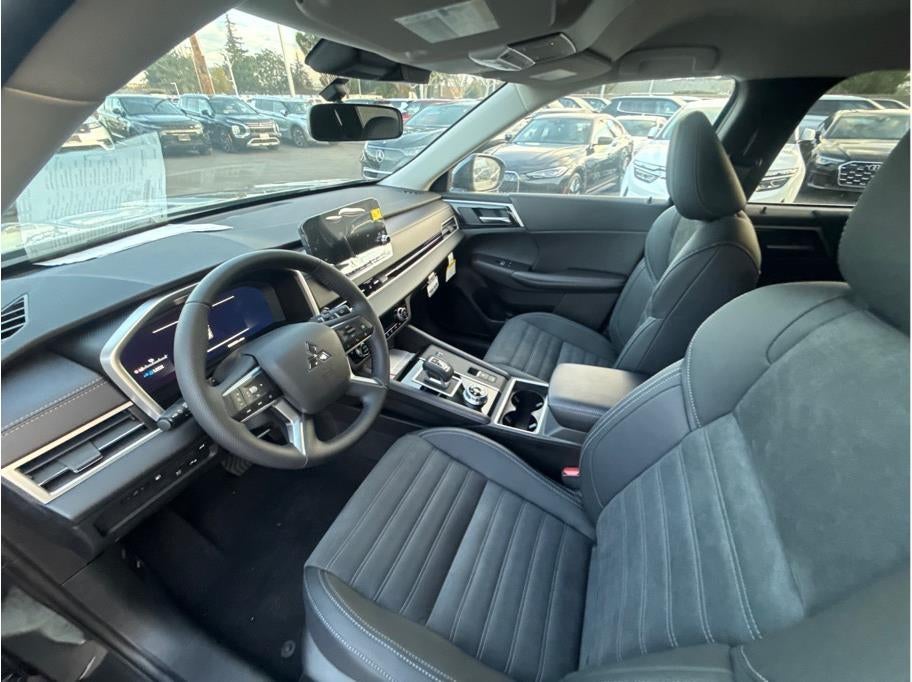 2025 Mitsubishi Outlander PHEV SE