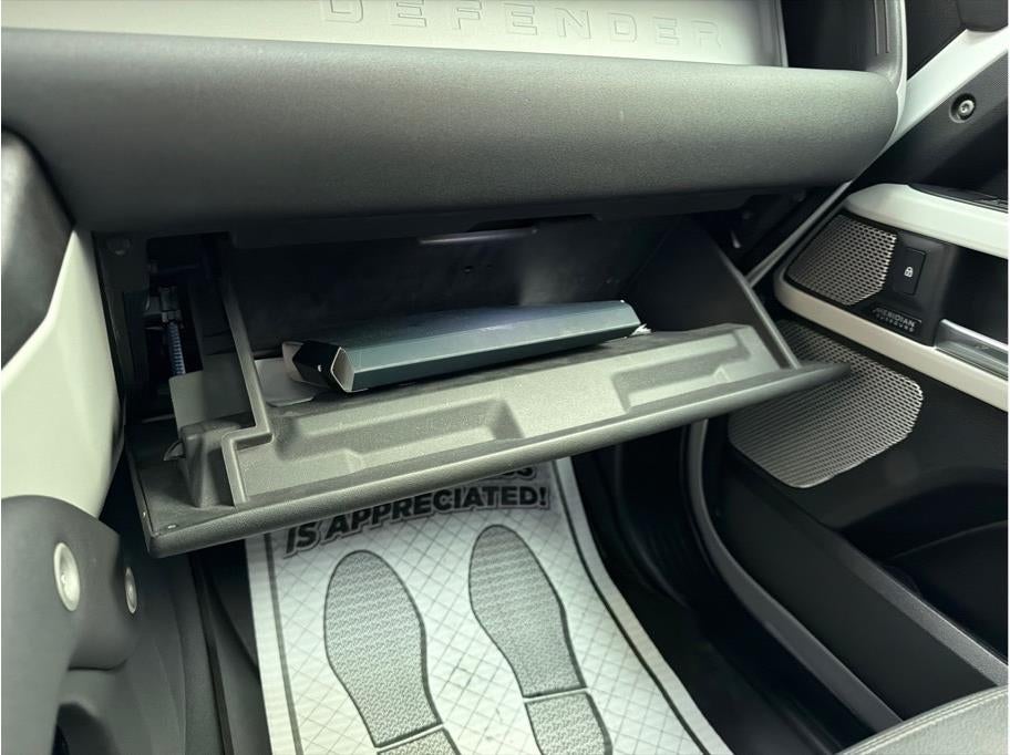 2023 Land Rover Defender 130 SE Sport Utility 4D