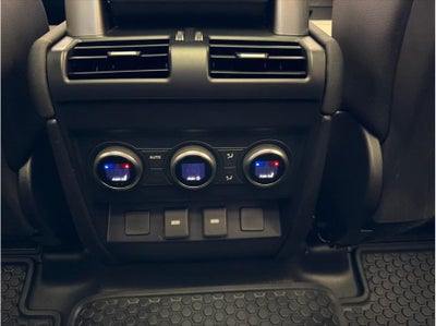 2023 Land Rover Defender 130 SE Sport Utility 4D