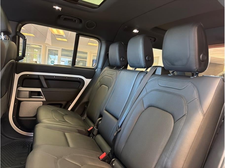 2023 Land Rover Defender 130 SE Sport Utility 4D