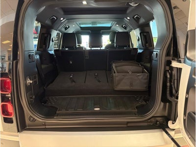 2023 Land Rover Defender 130 SE Sport Utility 4D