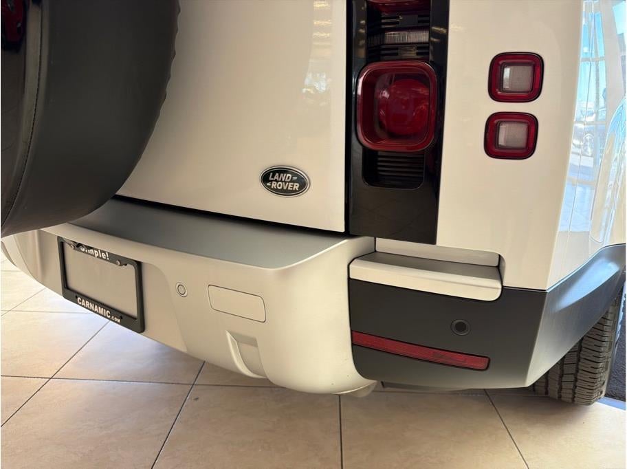 2023 Land Rover Defender 130 SE Sport Utility 4D