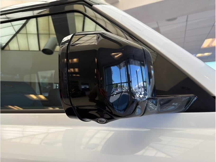 2023 Land Rover Defender 130 SE Sport Utility 4D