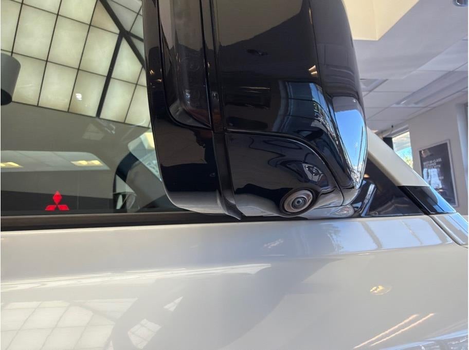 2023 Land Rover Defender 130 SE Sport Utility 4D