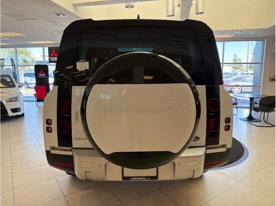 2023 Land Rover Defender 130 SE Sport Utility 4D