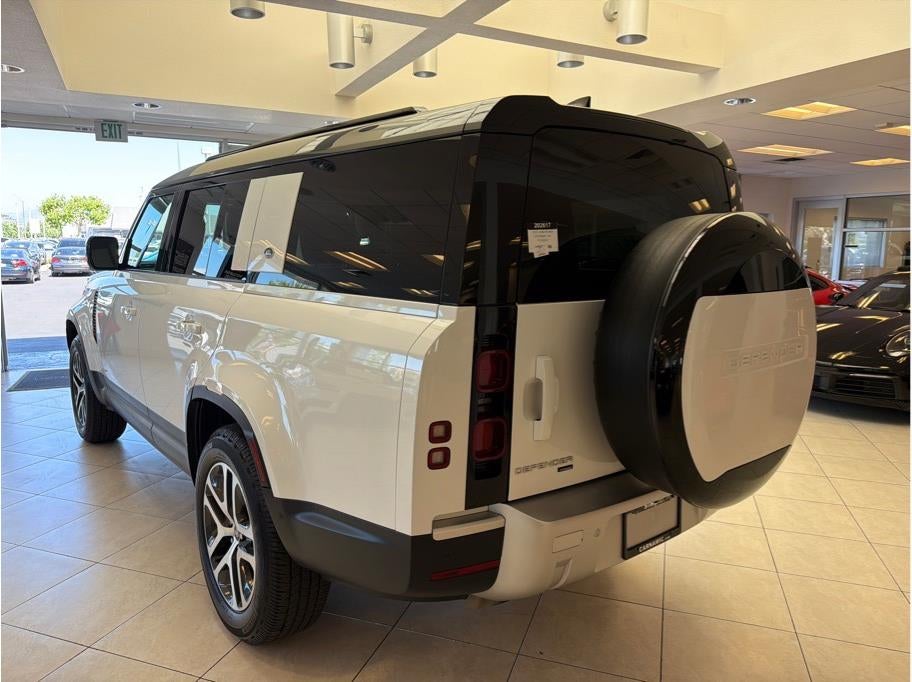 2023 Land Rover Defender 130 SE Sport Utility 4D