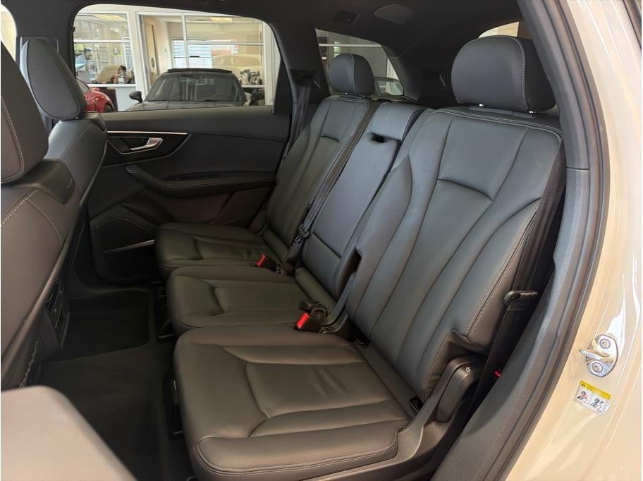 2025 Audi Q7 55 TFSI Premium Plus Sport Utility 4D