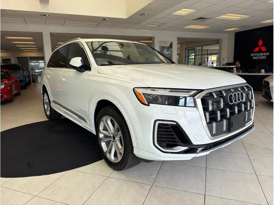 2025 Audi Q7 55 TFSI Premium Plus Sport Utility 4D